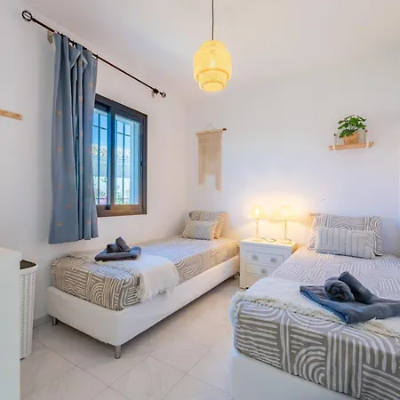 Casa La Fuente Nueve - Family Friendly Townhouse With Pool And 3 Bedrooms 度假居 *