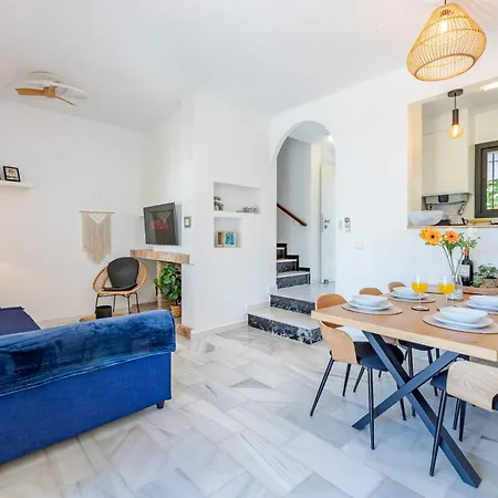Casa La Fuente Nueve - Family Friendly Townhouse With Pool And 3 Bedrooms Sitio de Calahonda